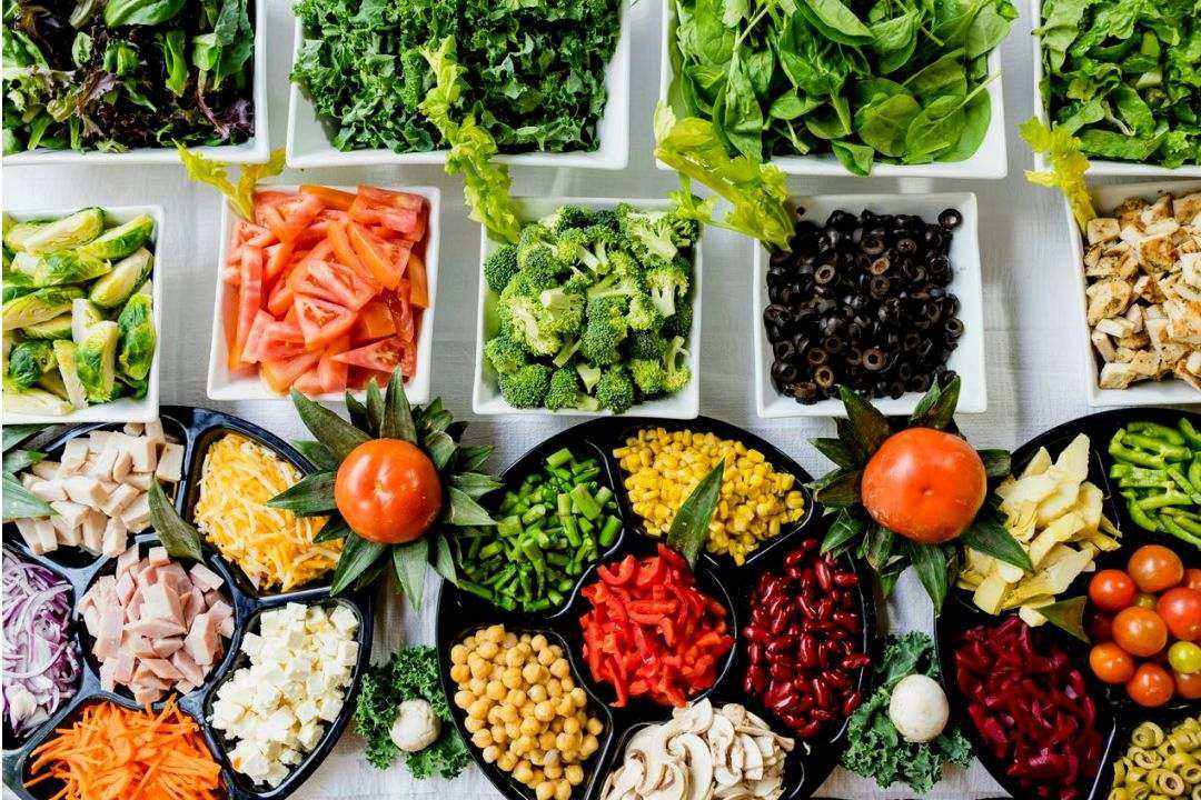 Veggie sushi rolls